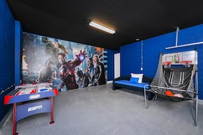 Game room - Charming Home near Disney with Game Room and WaterPark & Resort Access at. (Kissimmee)