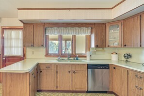 Fridge, microwave, stovetop, dishwasher - Watertown Home w/ Yard: 1 Mi to Echo Lake Park! (Watertown)