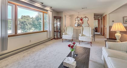 Watertown Home w/ Yard: 1 Mi to Echo Lake Park!
