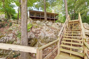 Property grounds - Spring River Vacation Rental w/ Deck & Views (Mammoth Spring)