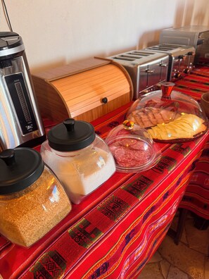 Free daily self-serve breakfast - Atacama Lodge Rukazen (San Pedro de Atacama)