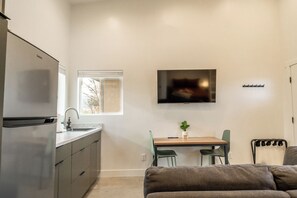 TV - Mesa Vista #2- Studio Tiny Home + Loft (Torrey)