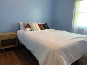 3 slaapkamers, een strijkplank/strijkijzer, wifi, beddengoed