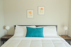 Desk, iron/ironing board, free WiFi, bed sheets - Sleepover | Elegant 1BD/1BA - Downtown Des Moines (Des Moines)