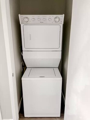 Interior - Sleepover | Elegant 1BD/1BA - Downtown Des Moines (Des Moines)