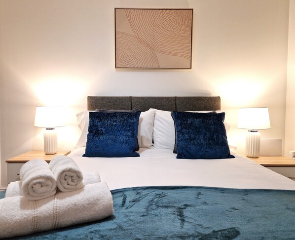 3 bedrooms, iron/ironing board, WiFi, bed sheets