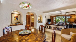Dining - Spacious Oceanfront Condo with AC, WiFi, & Rooftop Pool on the Beach in Old Town (Puerto Vallarta)