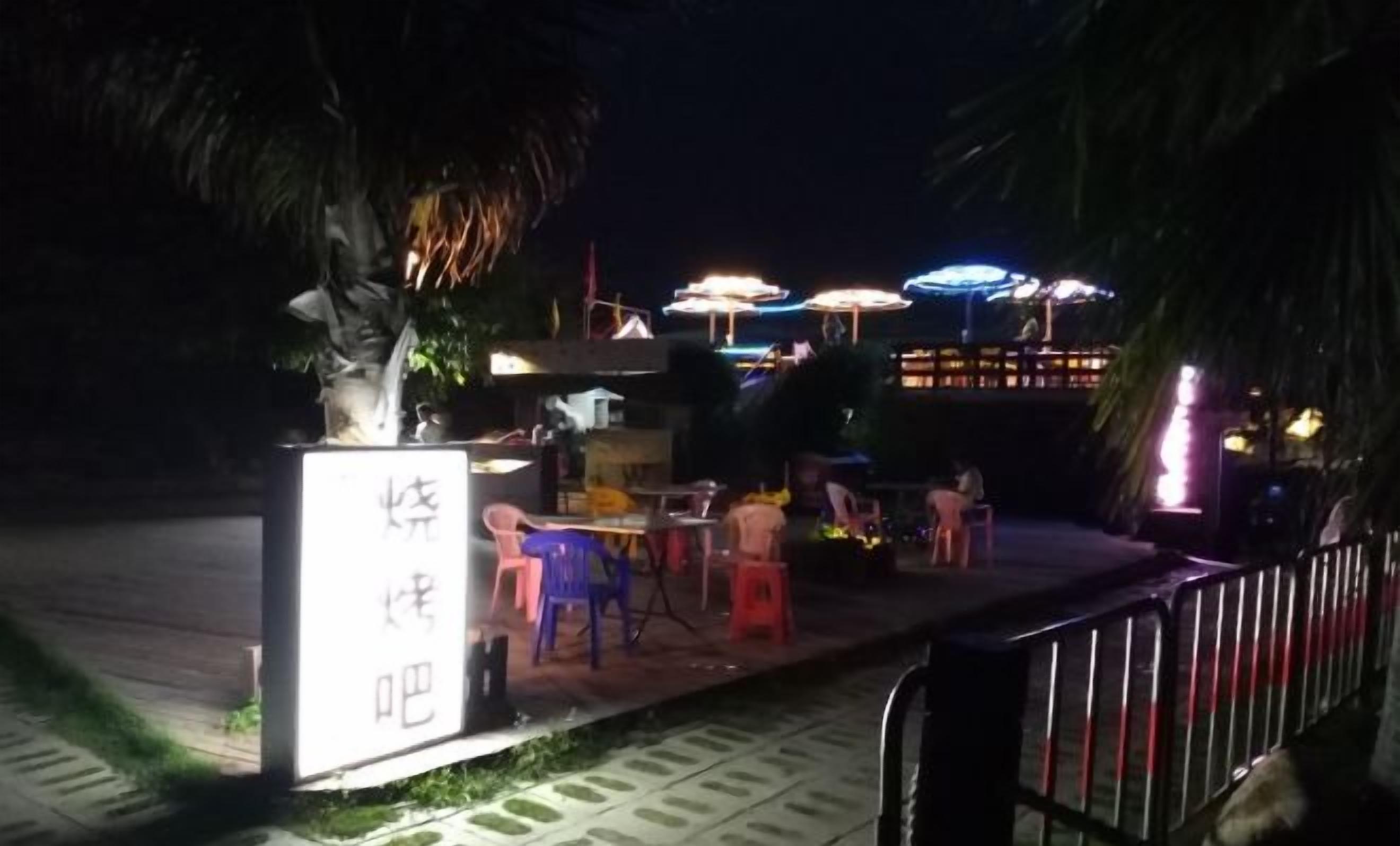 تناول الطعام بالخارج