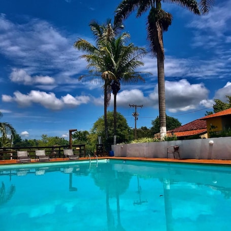 2 piscinas al aire libre