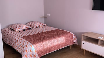 1 chambre, bureau, Wi-Fi gratuit, draps fournis