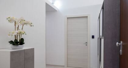 FORMICA Standard room with private entrance