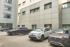Free self parking - Starway Hotel (Kunshan Golden Eagle International Shopping Center store) (Kunshan)