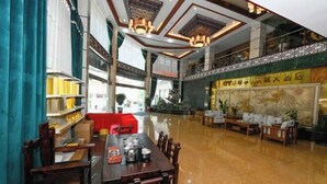 Lobby-lounge