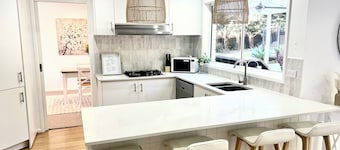 SERENITY STAYS: Best price for value - 5 min from beach, cafes and racecourse