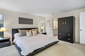 4 bedrooms, desk, iron/ironing board, travel cot