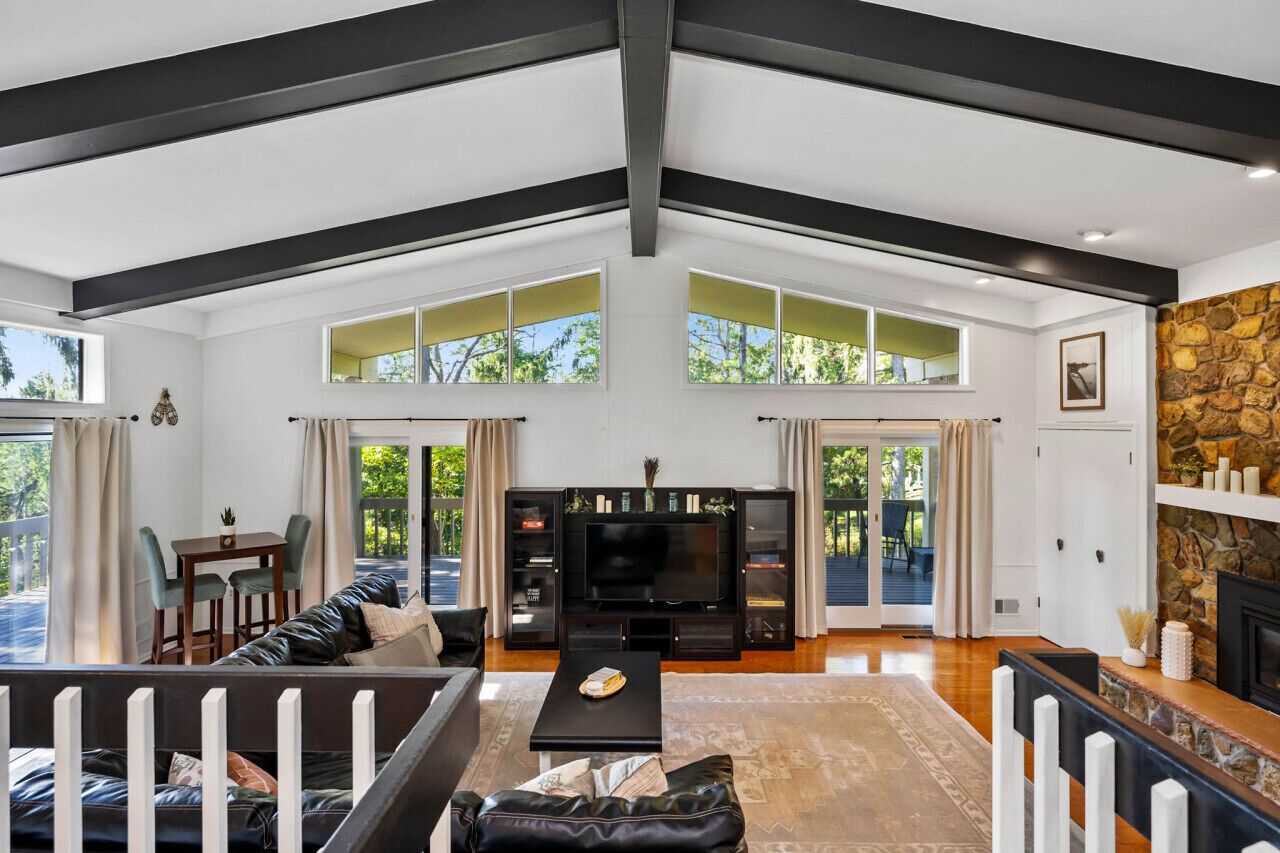 Smart TV, fireplace, offices