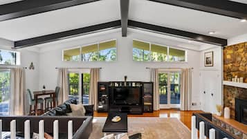 Smart TV, fireplace, offices