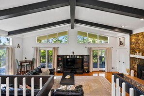 Smart TV, fireplace, offices