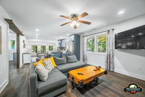 スマートテレビ、暖炉