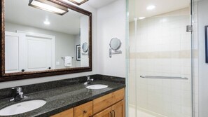 Shower, jetted bath, towels