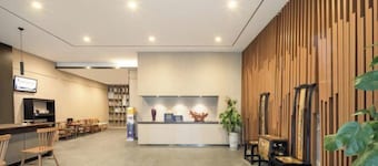 Yijia Baiyun Hotel