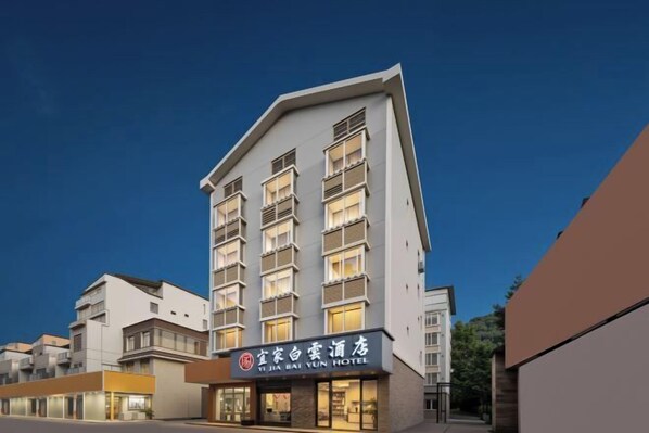 Exterior - Yijia Baiyun Hotel (Liuzhou)