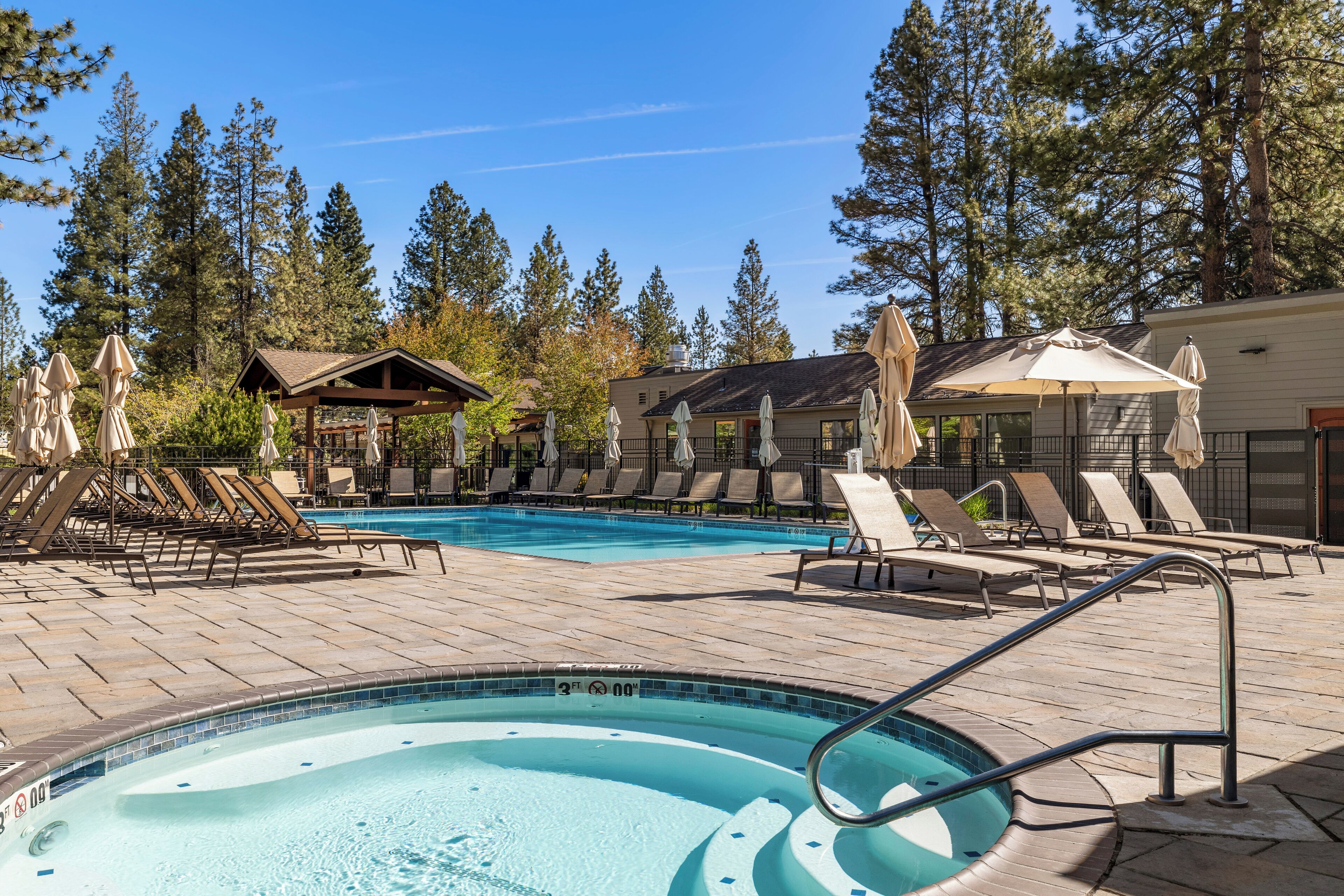 Ulkouima-allas, lämmitetty uima-allas