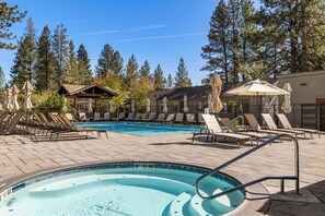 Piscine extérieure, piscine chauffée