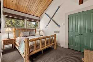 2 chambres, fer et planche à repasser, lit de bébé portatif