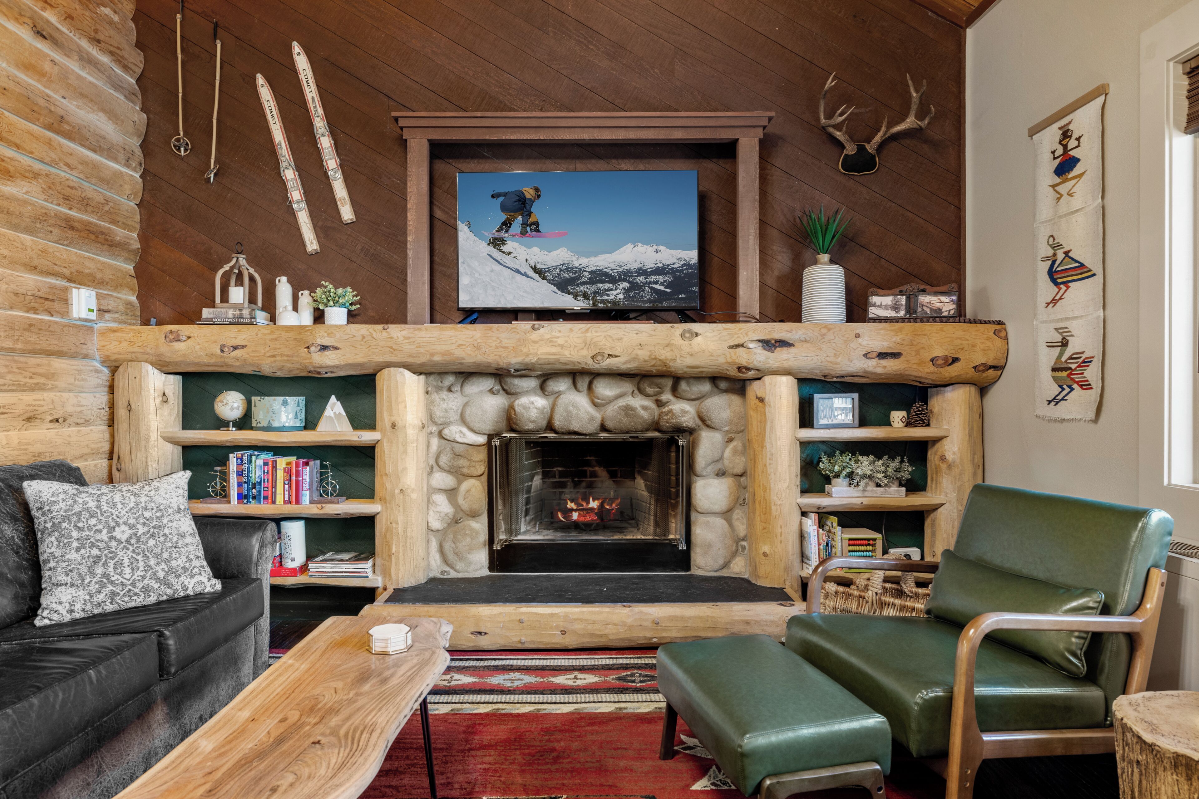 Smart TV, fireplace