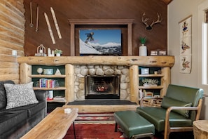 Smart TV, fireplace