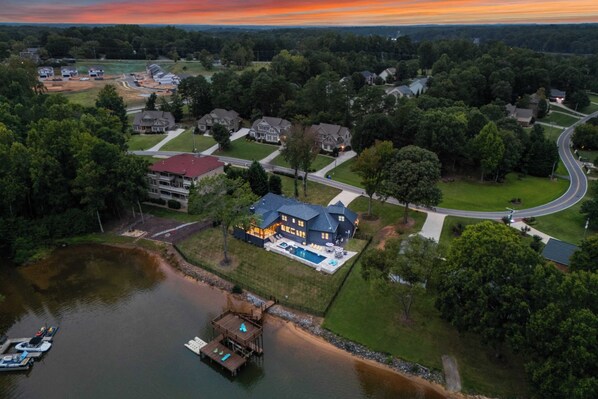 House (5 Bedrooms) | Front of property - New Saltwater Pool + Spa, Views Wilson Hideaway (Mooresville)