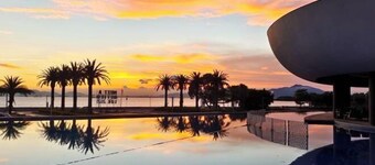 Island Skylight Resort