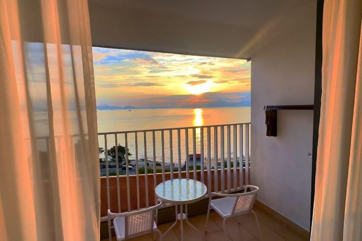 Deluxe Sea-view Twin Room