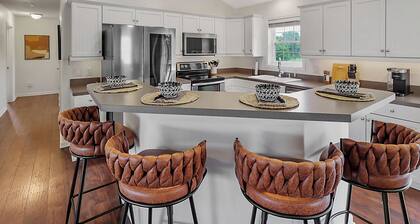 Spacious 5BD - UNL 5mins - BBQ, Games & Backyard