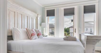 Sungazer Chateau by Avantstay Short Walk to the Beach + Pool Access