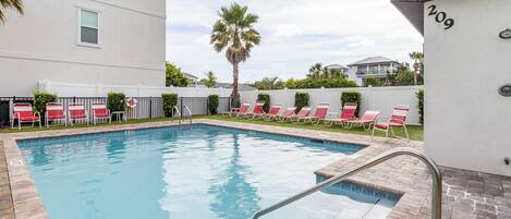 Kolam renang outdoor