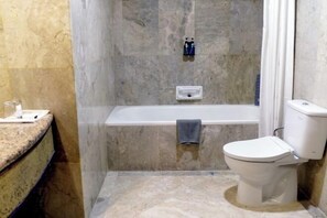 Bathroom - Beverly Hotel Batam (Nagoya)