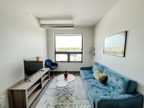 Smart TV - Sleepover: Superior 1BD/1BA - Des Moines (West Des Moines)