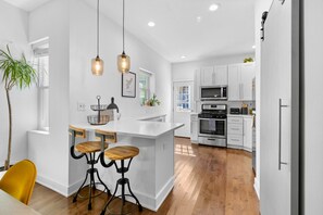 Microonde, forno, piano cottura, lavastoviglie