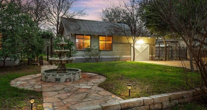 6-Bedroom Vacation Home Just Steps to the San Marcos River