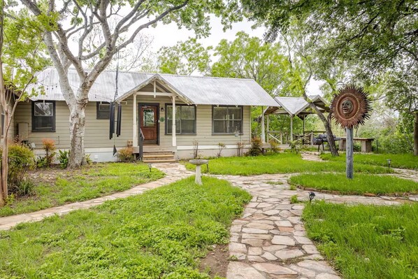 Exterior - Riverfront Estate - 3 Houses - Pool + Hot Tub + Gym - Sleeps 24 (Martindale)
