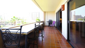 Outdoor dining - A-505 Enjoy Your Vacation In This Charming Condominium! (Cabo San Lucas)