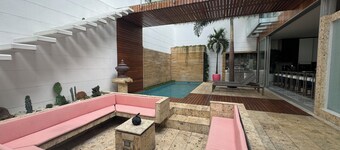 Casa Lujosa, piscina, sala de cine y chimenea. Barrio mas cool del mundo