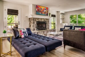 Smart TV, fireplace, video games, table tennis