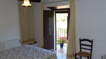 2 bedrooms, bed sheets
