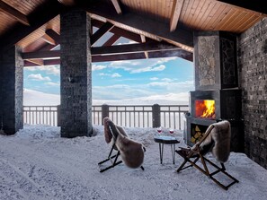 Premium-dupleks - balkon - bjergudsigt | Terrasse/gårdhave