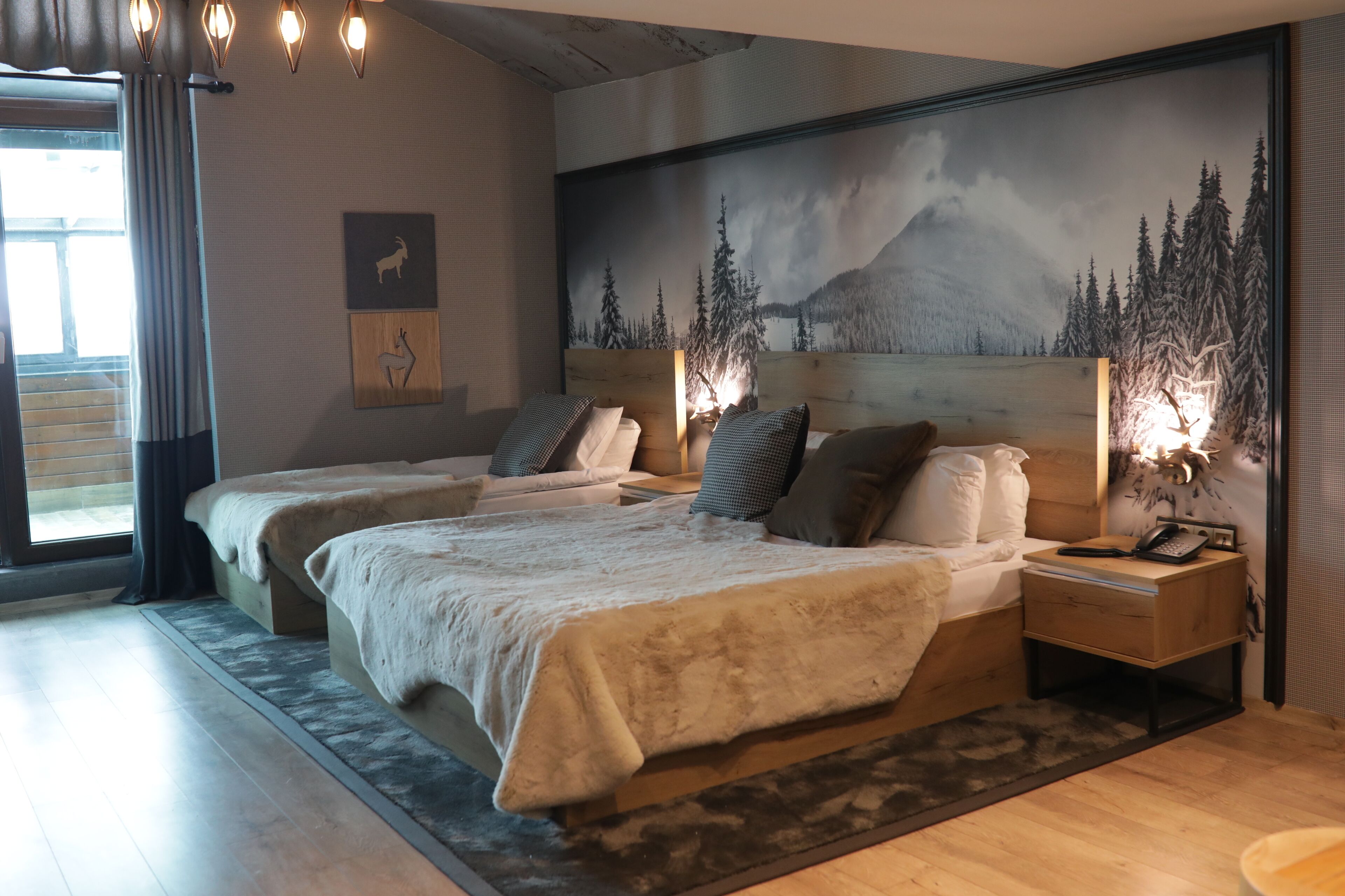 Nhà Duplex Premium, ban công, quang cảnh núi | Bộ đồ giường cao cấp, chăn bông, minibar 