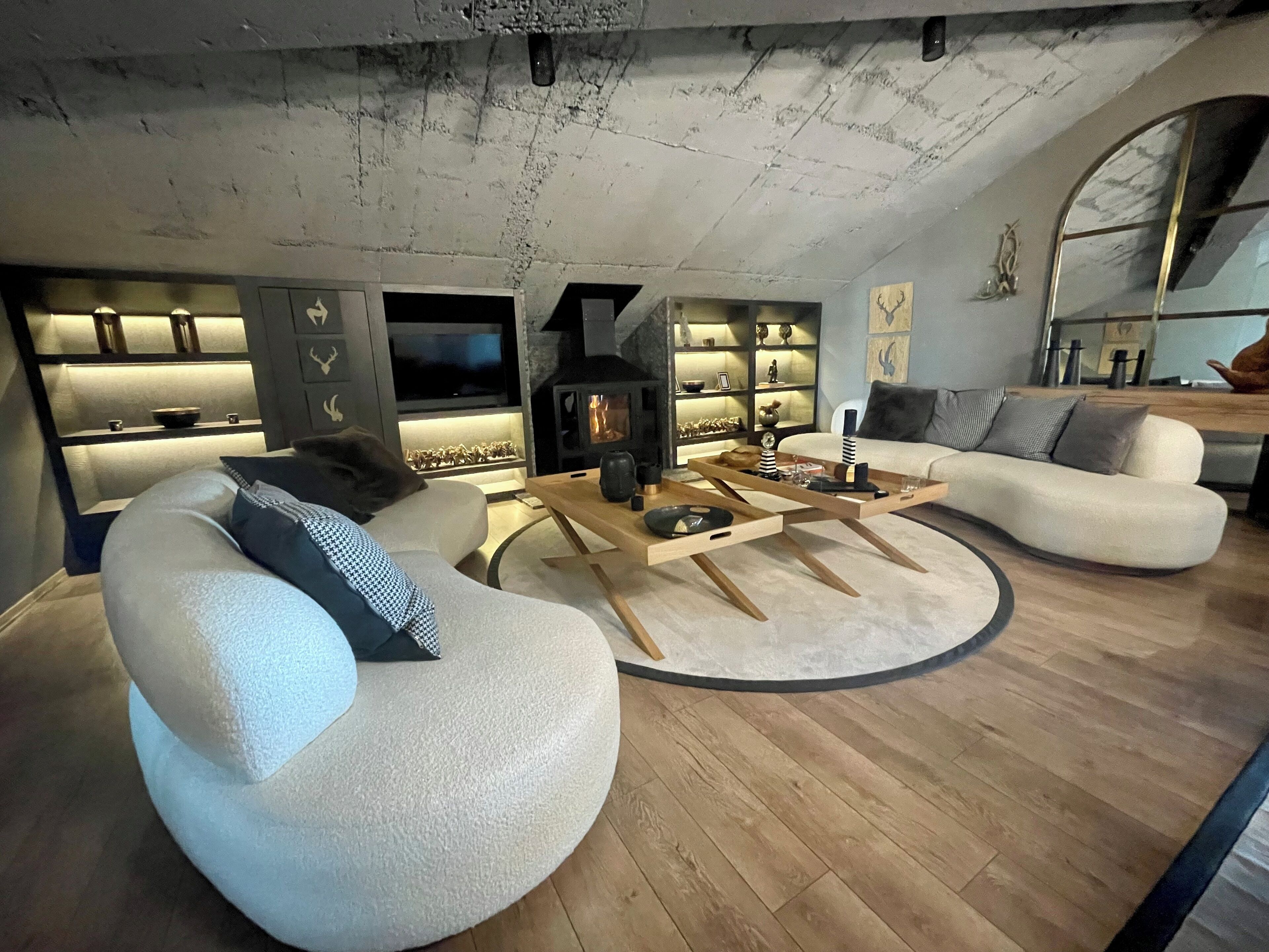 Nhà Duplex Premium, ban công, quang cảnh núi | Bộ đồ giường cao cấp, chăn bông, minibar 