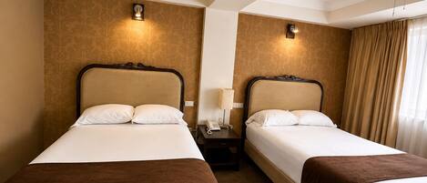 Chambre Double Familiale, 2 lits doubles | Chambres insonorisées, Wi-Fi gratuit